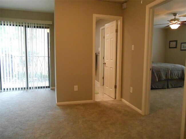 Building Photo - 9588 Doliver Dr