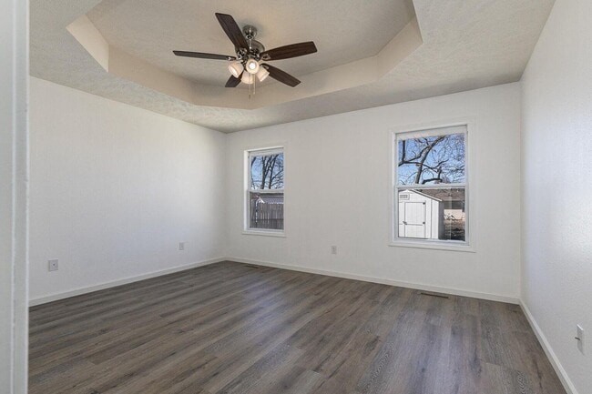Building Photo - Updated 3 bedroom 2 bathroom 2 car garage ...