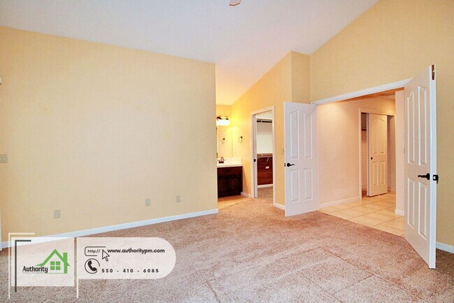 Building Photo - 1720 Capistrano Walk