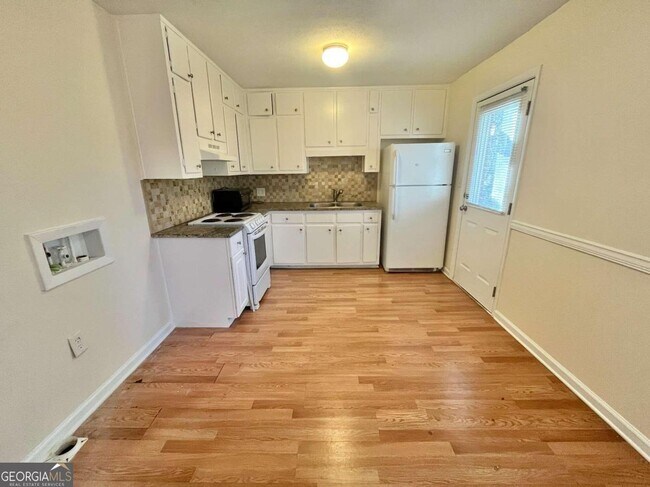 Building Photo - 1002 Level Creek Rd