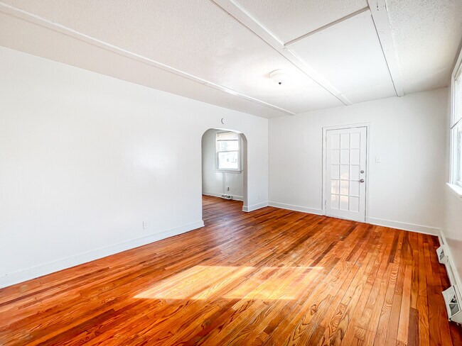 Building Photo - 1113 Evergreen Ave