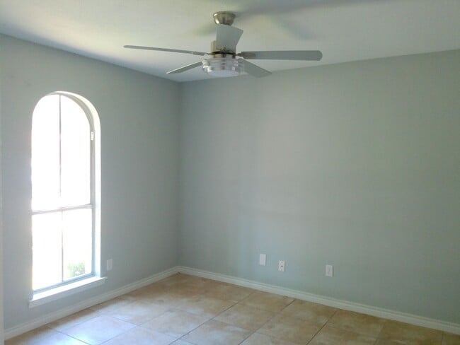 Building Photo - 1822 Volga Dr