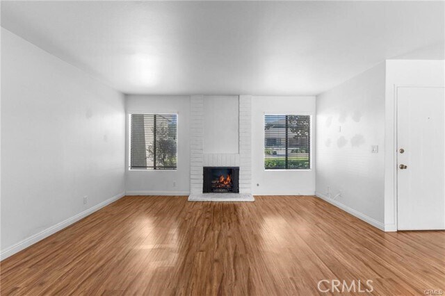 Building Photo - 5 Locust