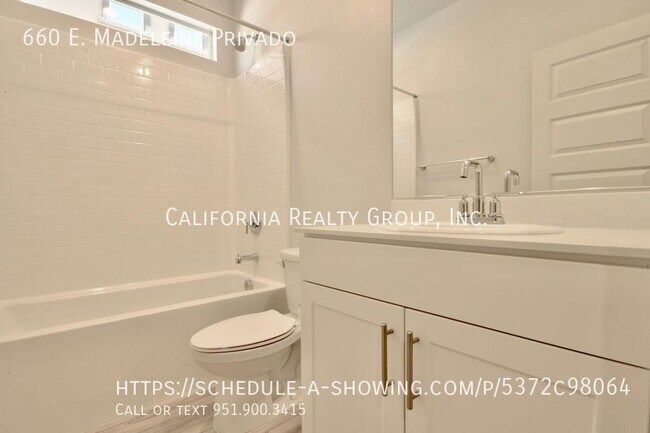 Building Photo - 660 E Madeleine Privado