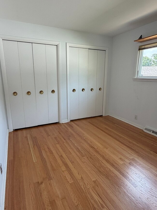 Building Photo - 550 Laramie Ave