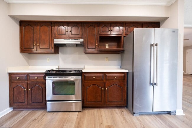 Building Photo - 125 Honeytree Dr