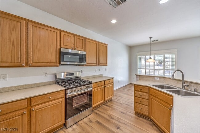 Building Photo - 2535 Jada Dr