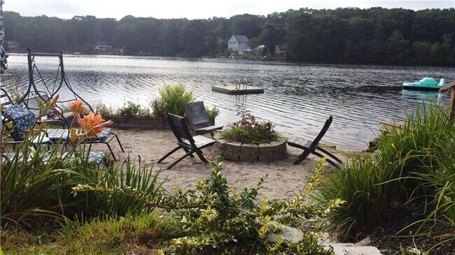 Building Photo - 46 W Shore Dr