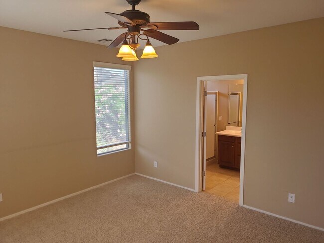 Building Photo - 4457 E Carob Dr