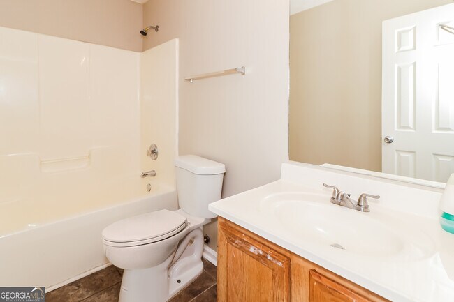 Building Photo - 485 Cathedral Dr