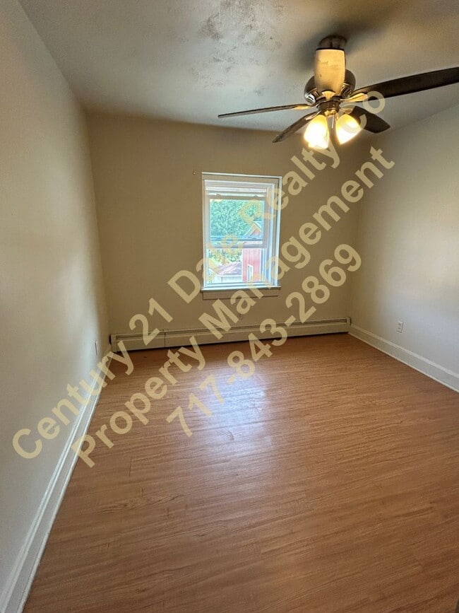 Building Photo - 2 Bedroom home in South Eastern School District with a Large Yard