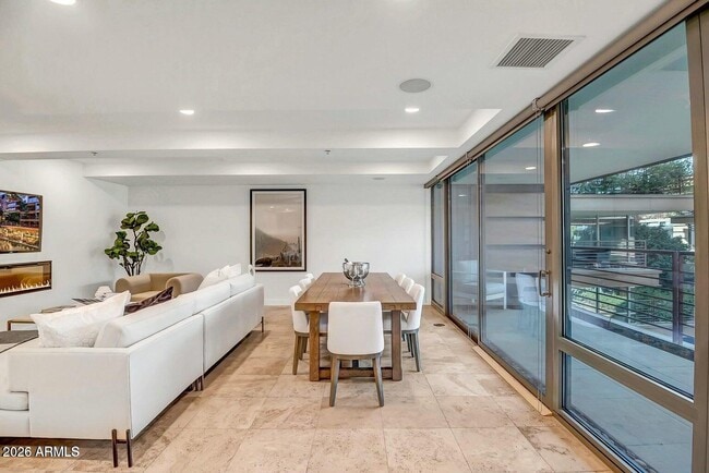 Building Photo - 7121 E Rancho Vista Dr