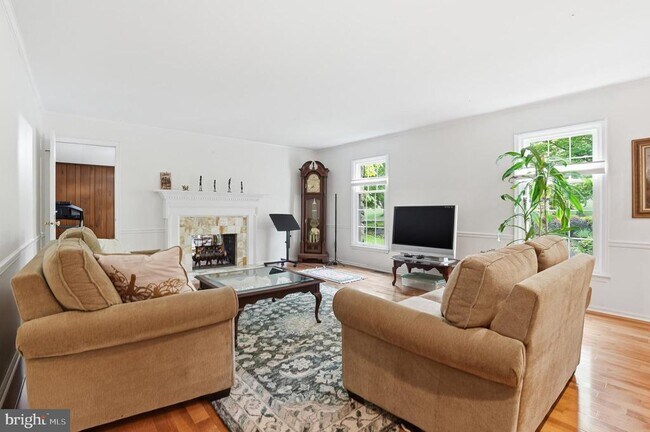 Building Photo - 1316 Heller Dr