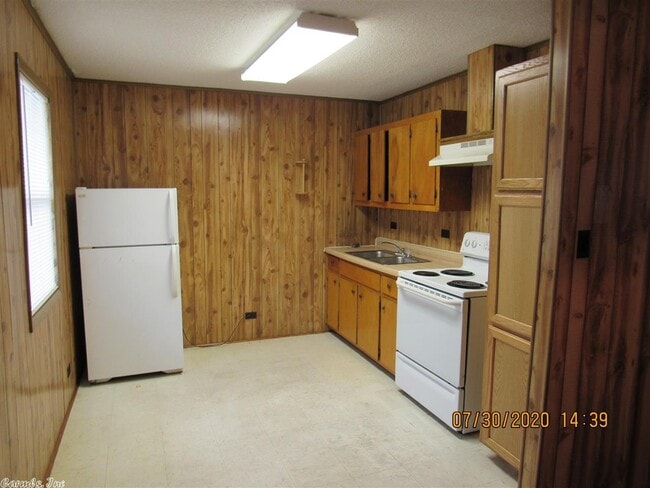 Building Photo - 1313 McNutt Rd