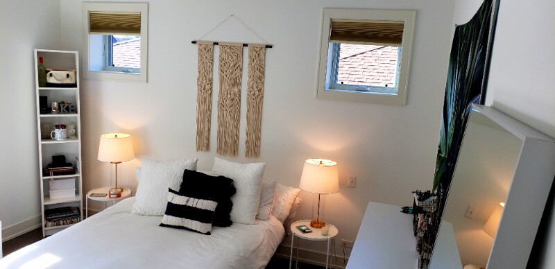 Building Photo - 910 Hinman Ave