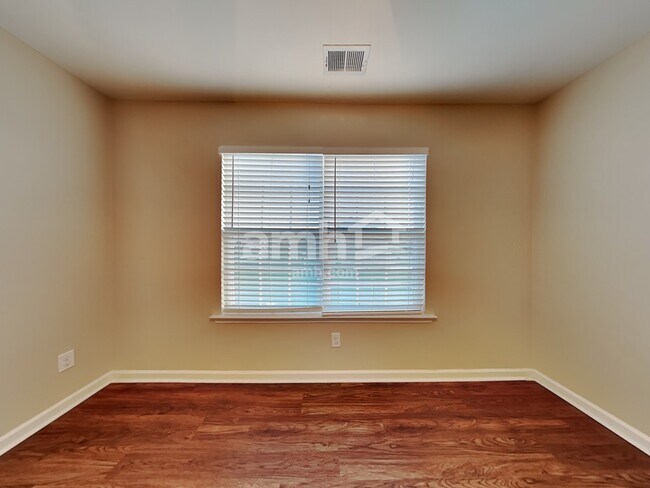 Building Photo - 298 Scarlett Ln