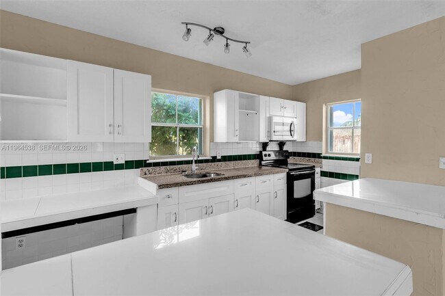 Building Photo - 27100 SW 121st Ct