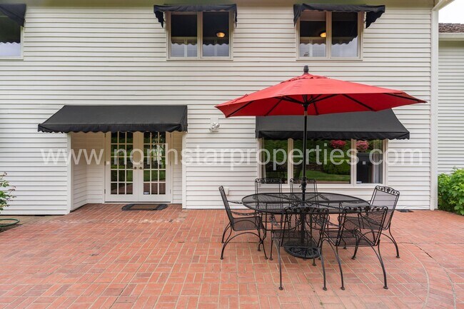 Building Photo - 16754 Quail Ct