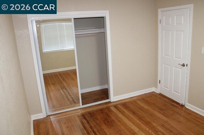 Building Photo - 325 21st St