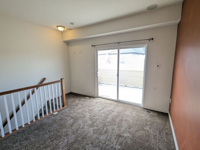 Building Photo - Modern 4 level townhouse available for imm...