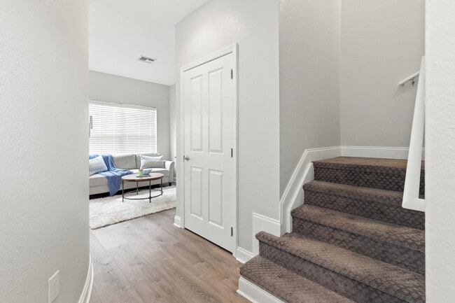 Primary Photo - 24 Talon Ct