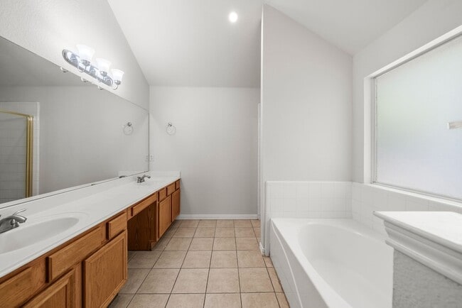 Building Photo - 6507 Watch Hill Ct