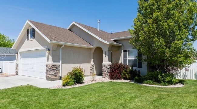 Building Photo - 3 Bedroom Home in Stansbury Park