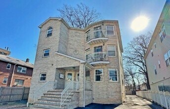 Building Photo - 98 S Burnet St