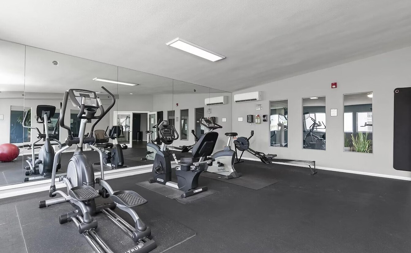 Building Photo - 1021 Scott St