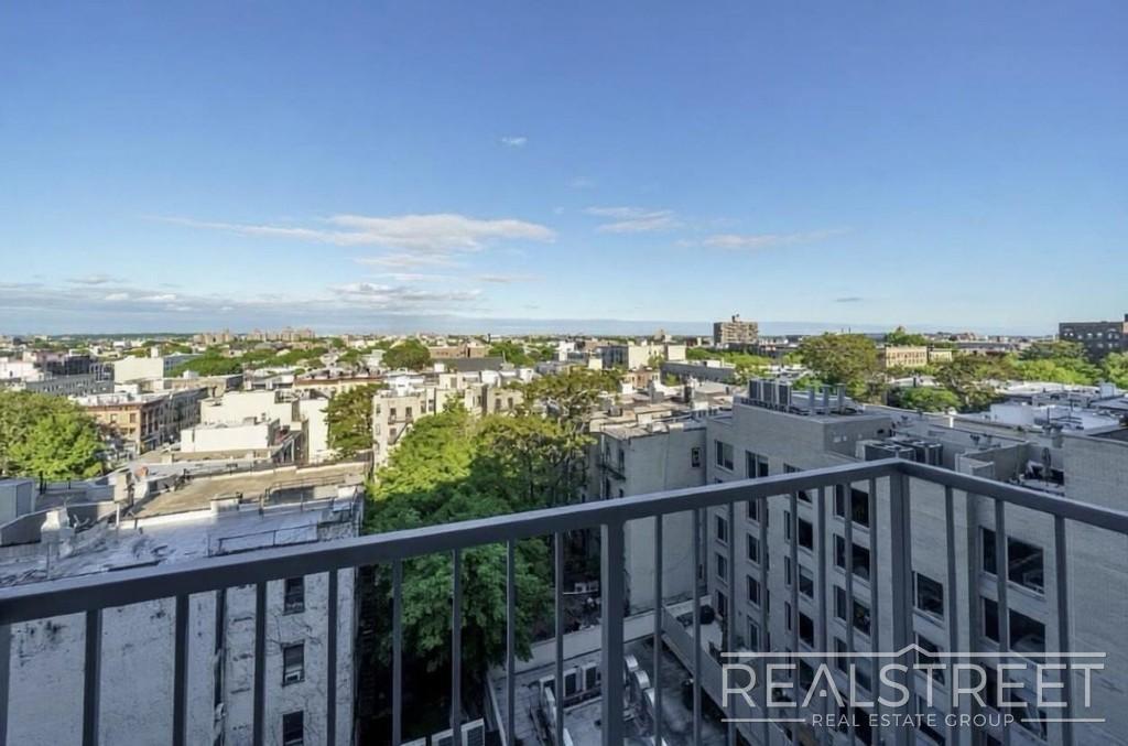 Building Photo - Bedford Avenue