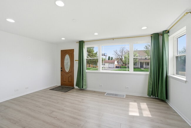 Building Photo - 2506 Rusty Dr