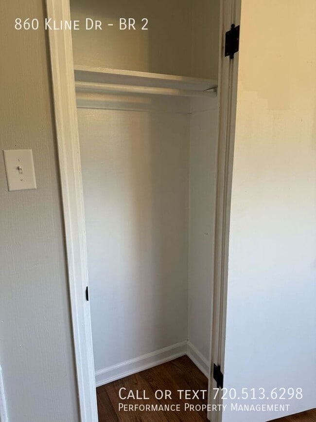 Building Photo - 860 Kline Dr