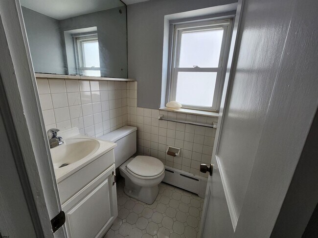 Building Photo - 20 S Marion Ave