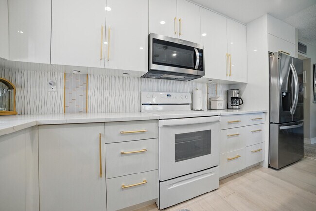 Building Photo - 137 Piedmont C