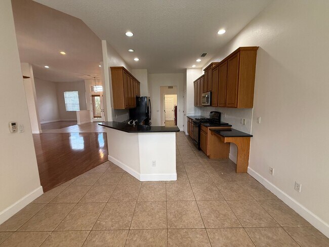 Building Photo - 4 Bedroom 3 Bath Single Family Home Laurel...