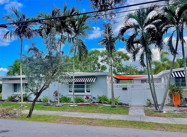 Building Photo - 1614 NE 7th St