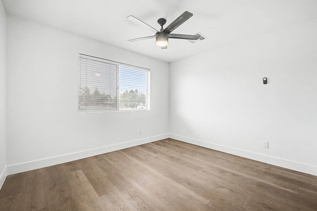 Building Photo - Tempe 5 bedroom 3 bath with pool and HUGE yard