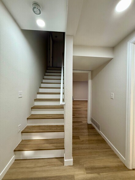 Building Photo - 411 Ruby Dr