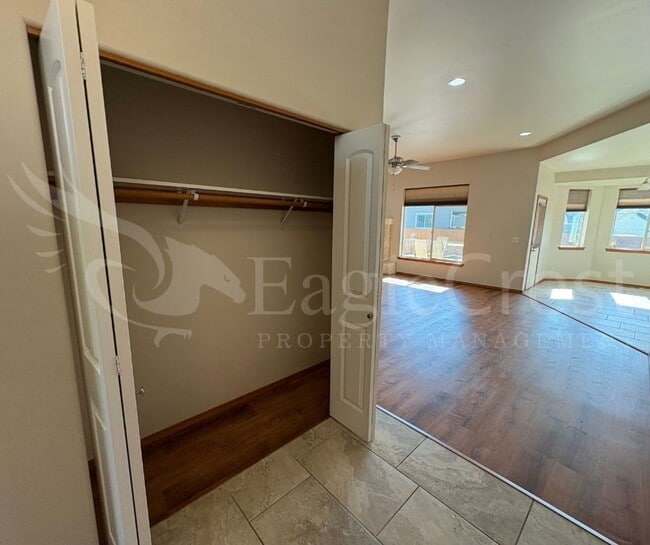Building Photo - Three Bedroom, Two Bathroom House in Chape...