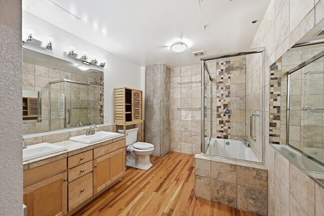 Building Photo - $3,644.95, 2 Beds - 1 Bath, Condo in Denver with Washer and Dryer!