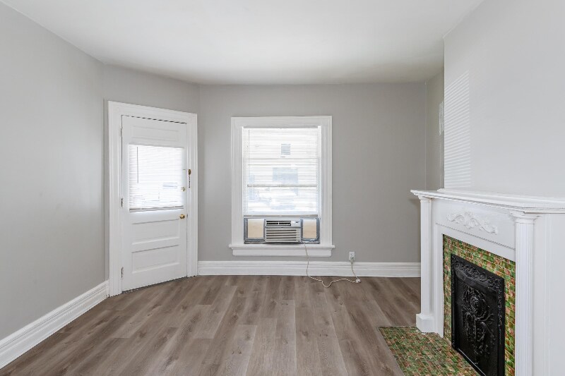 Building Photo - 115 E Foraker St