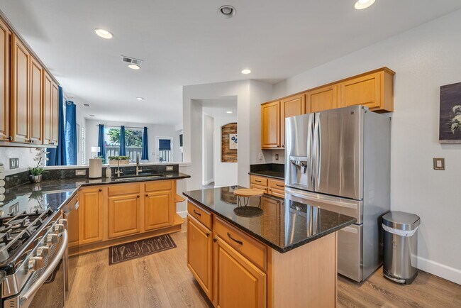 Building Photo - 10459 Summershade Ln