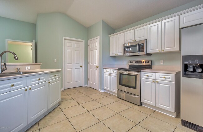 Building Photo - 442 Big Tree Rd