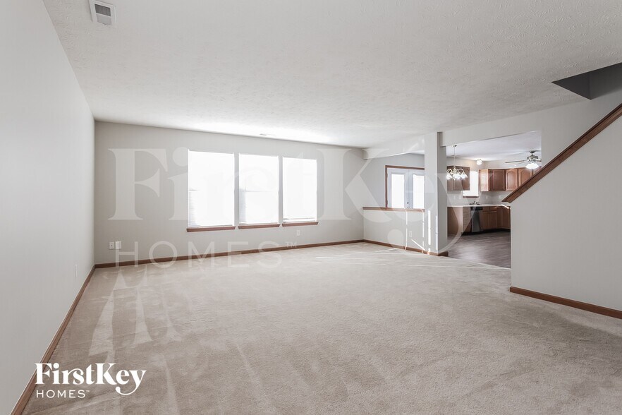 Building Photo - 1117 Central Park Blvd N