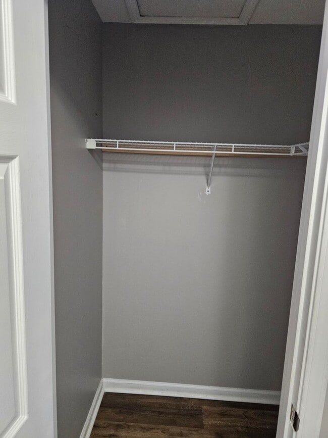 Building Photo - 1737 Moses Ave