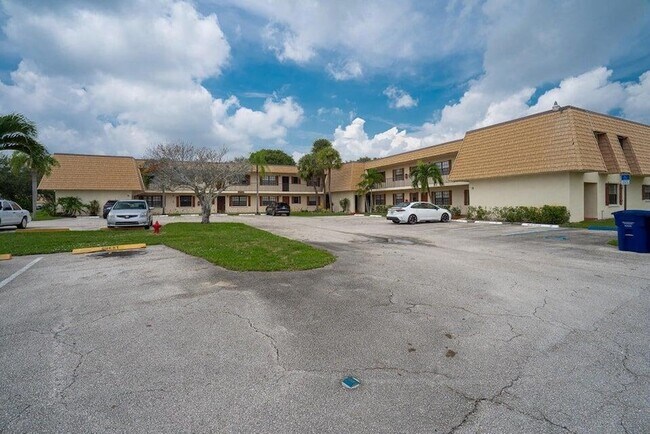 Building Photo - 4151 Oak Terrace Dr