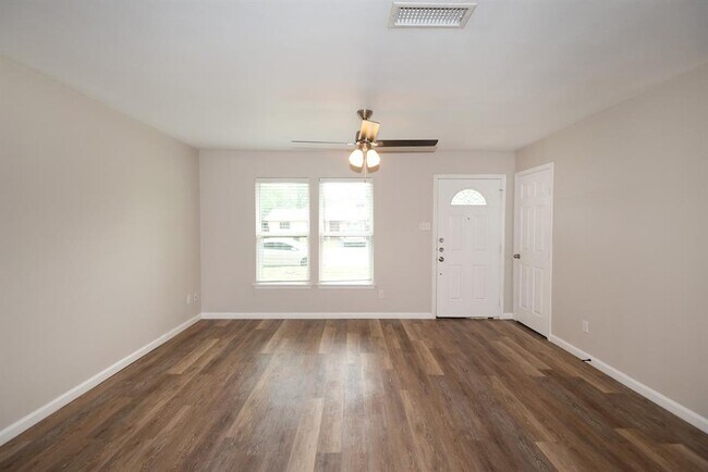 Building Photo - 6026 Bluebell Cir