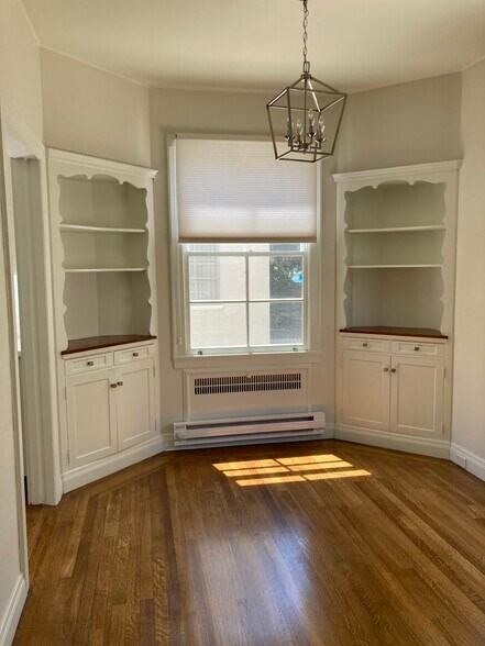 Dining area - 271 Wayne Ave