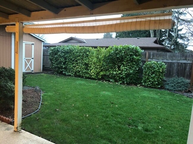 Building Photo - Spacious 3-bedroom, 2 bath home in SE Albany