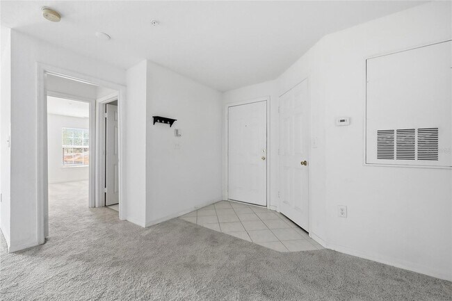 Building Photo - 5447 Vineland Rd